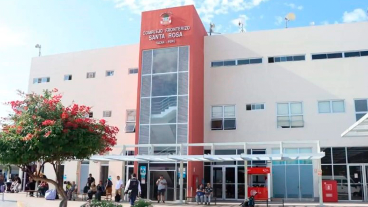 Dictan 18 meses de prisión preventiva a extranjeras por trasladar más de 363 mil dólares sin declarar